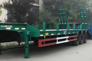 TRI-AXLE LOWBED SEMI-TRAILER