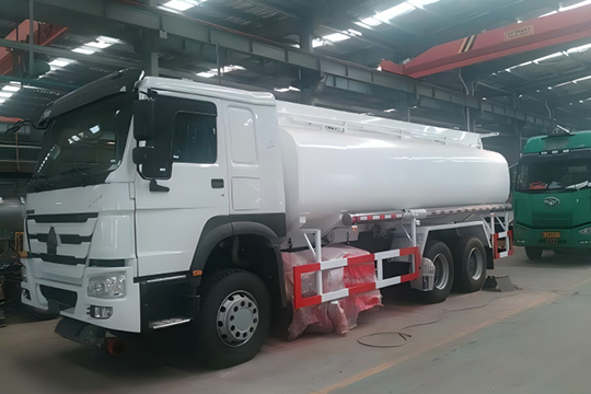 FUEL TANK TRUCK