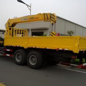 TRUCK WITH LOADING CRANE
